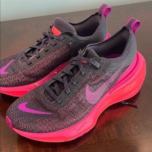 Women's Nike invincible run 3 shoes size 8